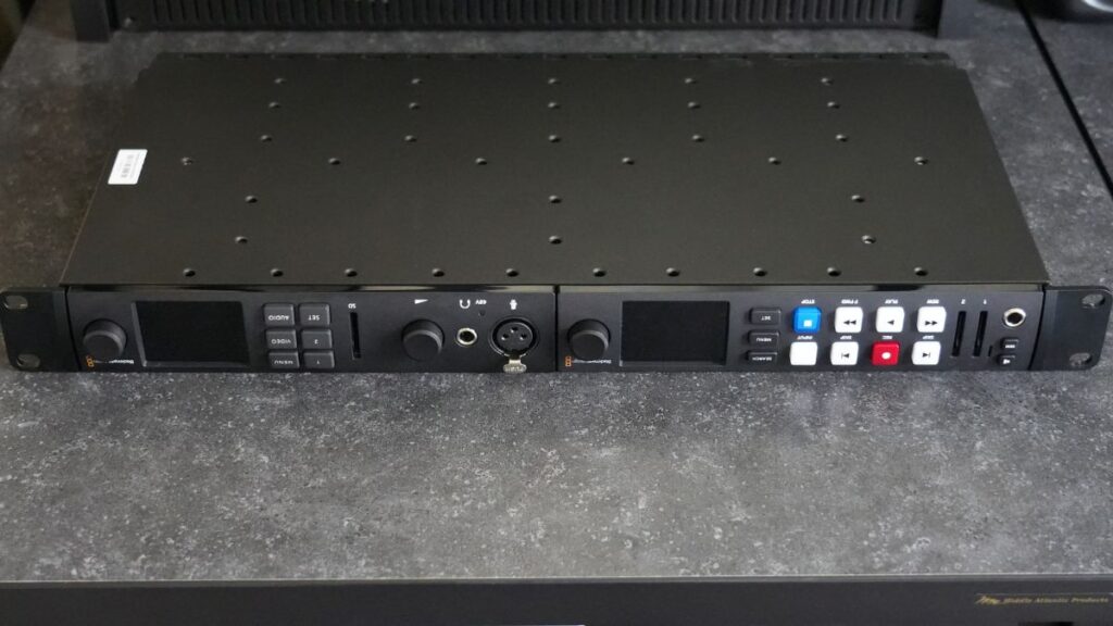 Blackmagic Universal Rack Shelfを使った取り付け方法2